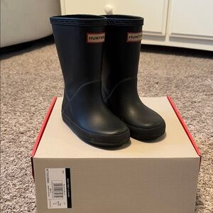 Hunter Classic Black Boots - Size 8